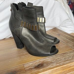 Guess open toe booties